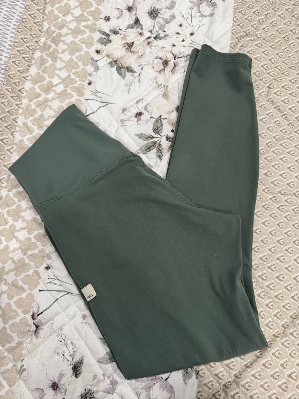 Vuori Women's AllTheForm™ High-Rise Legging Medium Green